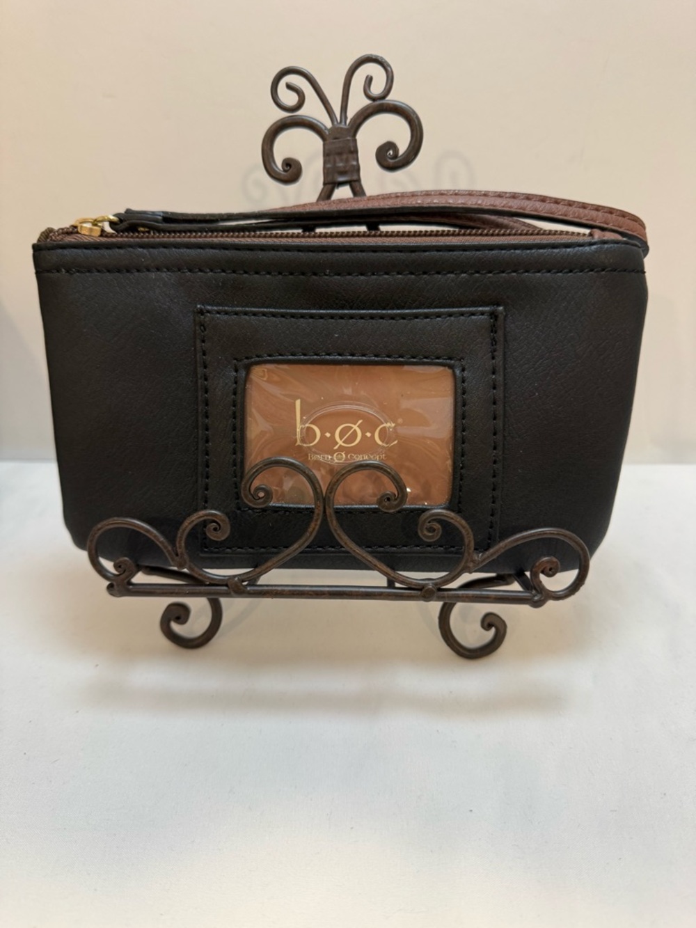 BOC Born Concepts Black Wristlet Wallet ID Slot Zip Closure New